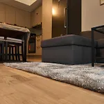 New Modern 2 With 2 Beds & Free Parking Apartamento