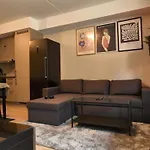 New Modern 2 With 2 Beds & Free Parking *