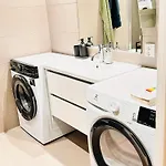 New Modern 2 With 2 Beds & Free Parking * 罗伦斯固克