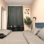 New Modern 2 With 2 Beds & Free Parking *