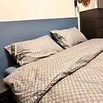 New Modern 2 With 2 Beds & Free Parking Apartamento *