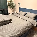 Apartamento New Modern 2 With 2 Beds & Free Parking