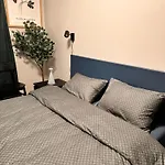 New Modern 2 With 2 Beds & Free Parking 公寓