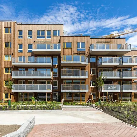New Modern 2 With 2 Beds & Free Parking *