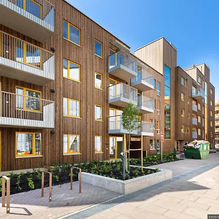 New Modern 2 With 2 Beds & Free Parking