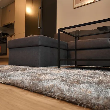Apartamento New Modern 2 With 2 Beds & Free Parking *