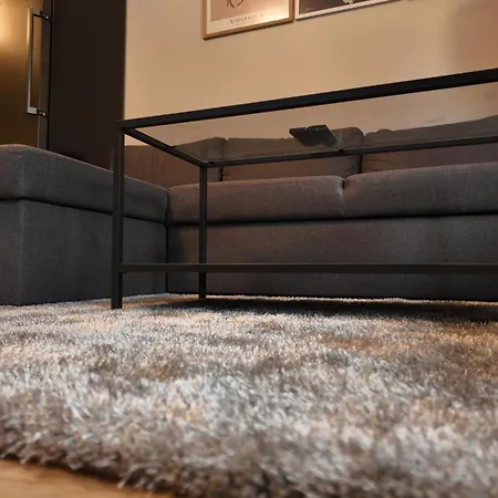 Apartamento New Modern 2 With 2 Beds & Free Parking *