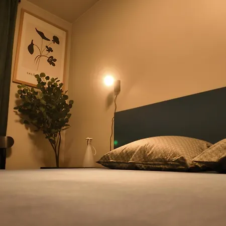 New Modern 2 With 2 Beds & Free Parking *