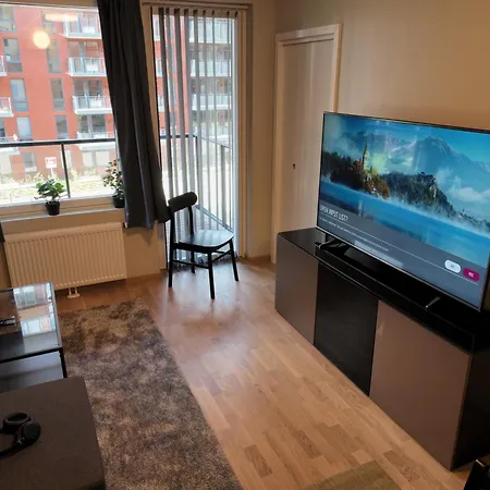 New Modern 2 With 2 Beds & Free Parking *