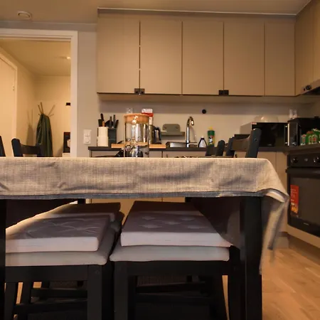 New Modern 2 With 2 Beds & Free Parking *