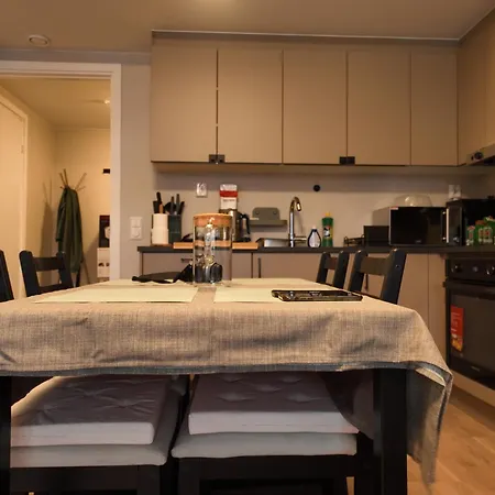 New Modern 2 With 2 Beds & Free Parking Apartamento *