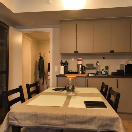 New Modern 2 With 2 Beds & Free Parking *