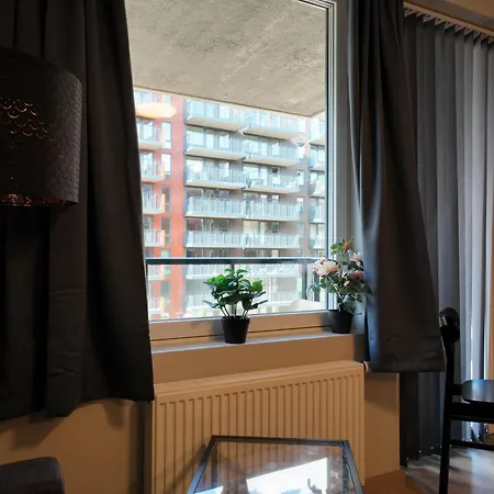 New Modern 2 With 2 Beds & Free Parking * Lorenskog