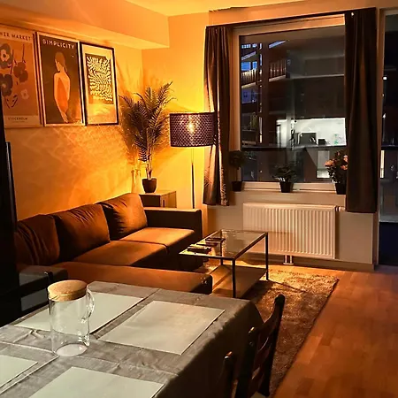 New Modern 2 With 2 Beds & Free Parking Apartment Lorenskog