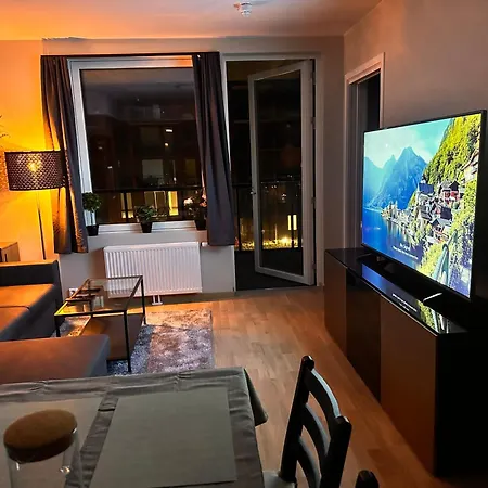 New Modern 2 With 2 Beds & Free Parking Apartamento