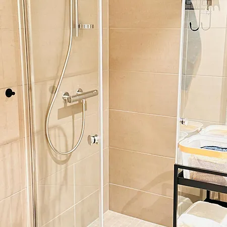 New Modern 2 With 2 Beds & Free Parking * Lorenskog