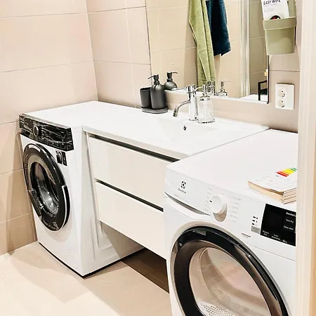 Apartment New Modern 2 With 2 Beds & Free Parking