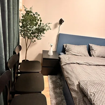 Apartamento New Modern 2 With 2 Beds & Free Parking *