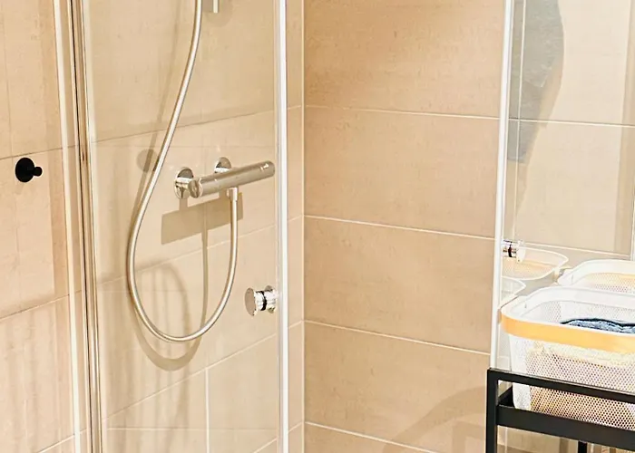 New Modern 2 With 2 Beds & Free Parking * Lorenskog