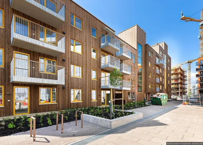 New Modern 2 With 2 Beds & Free Parking