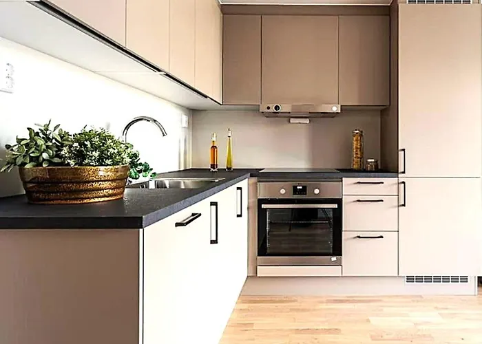 New Modern 2 With 2 Beds & Free Parking Apartman *