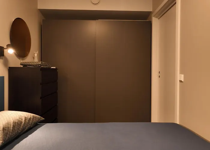 New Modern 2 With 2 Beds & Free Parking
