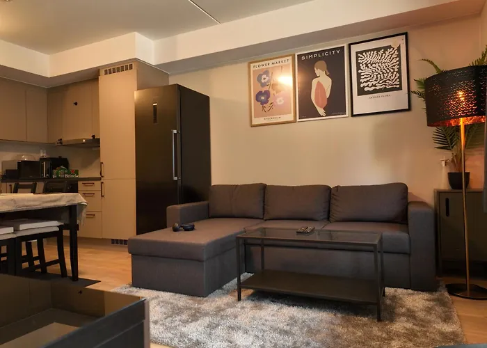 New Modern 2 With 2 Beds & Free Parking *
