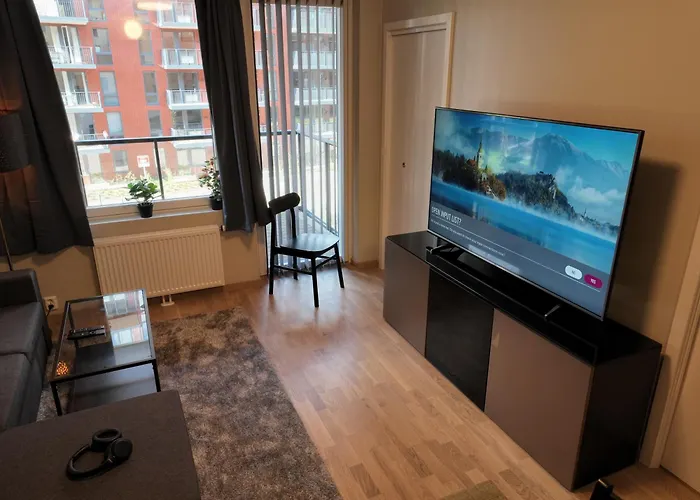 New Modern 2 With 2 Beds & Free Parking *