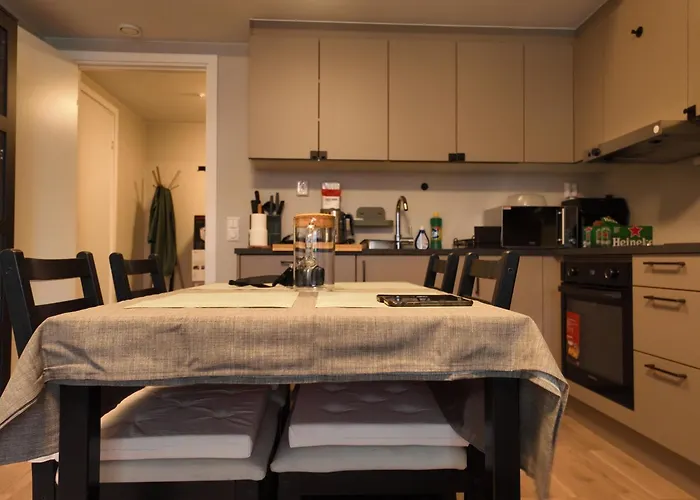 New Modern 2 With 2 Beds & Free Parking Apartman *