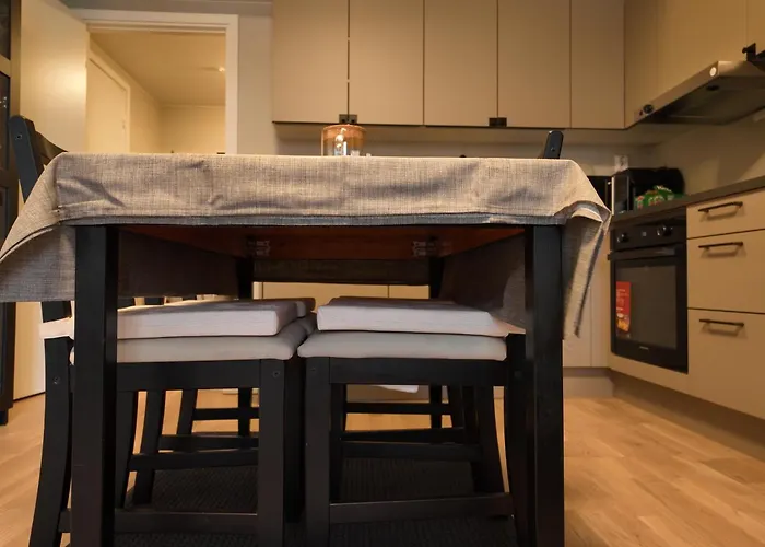 New Modern 2 With 2 Beds & Free Parking Apartman