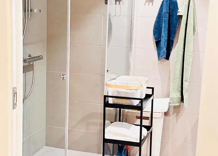 Apartman New Modern 2 With 2 Beds & Free Parking