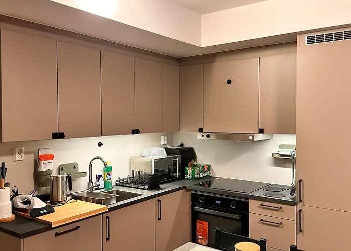 New Modern 2 With 2 Beds & Free Parking Apartman